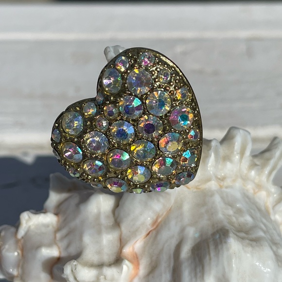 Heart Ring Rhinestone Iridescent Multi-Color Large Gold-tone - Picture 5 of 5